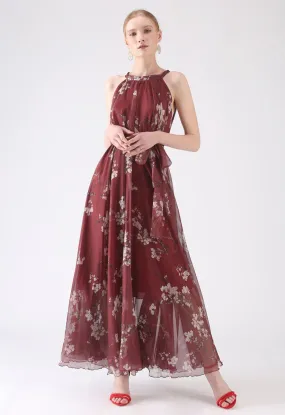 Langes ärmelloses Kleid mit Pflaumenblüten in Wein